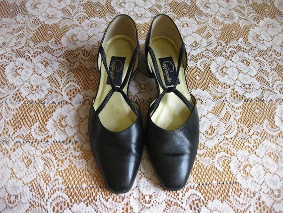Vintage Black Leather Pappagallo Shoes Women's by NeedVintageShoes