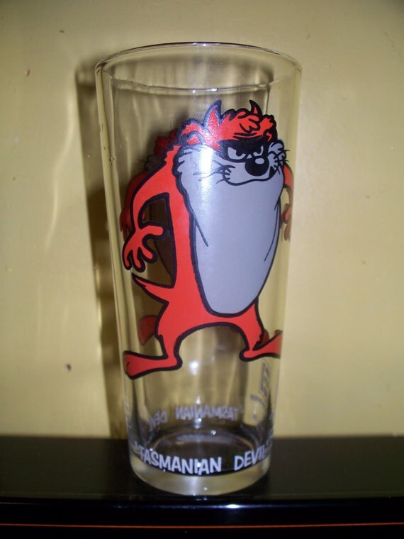 Pepsi Tasmanian Devil glass 1973 Orange White by busybodybelle