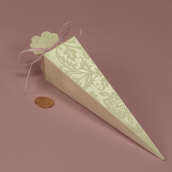 20 pcs Cone Shaped Favor Boxes