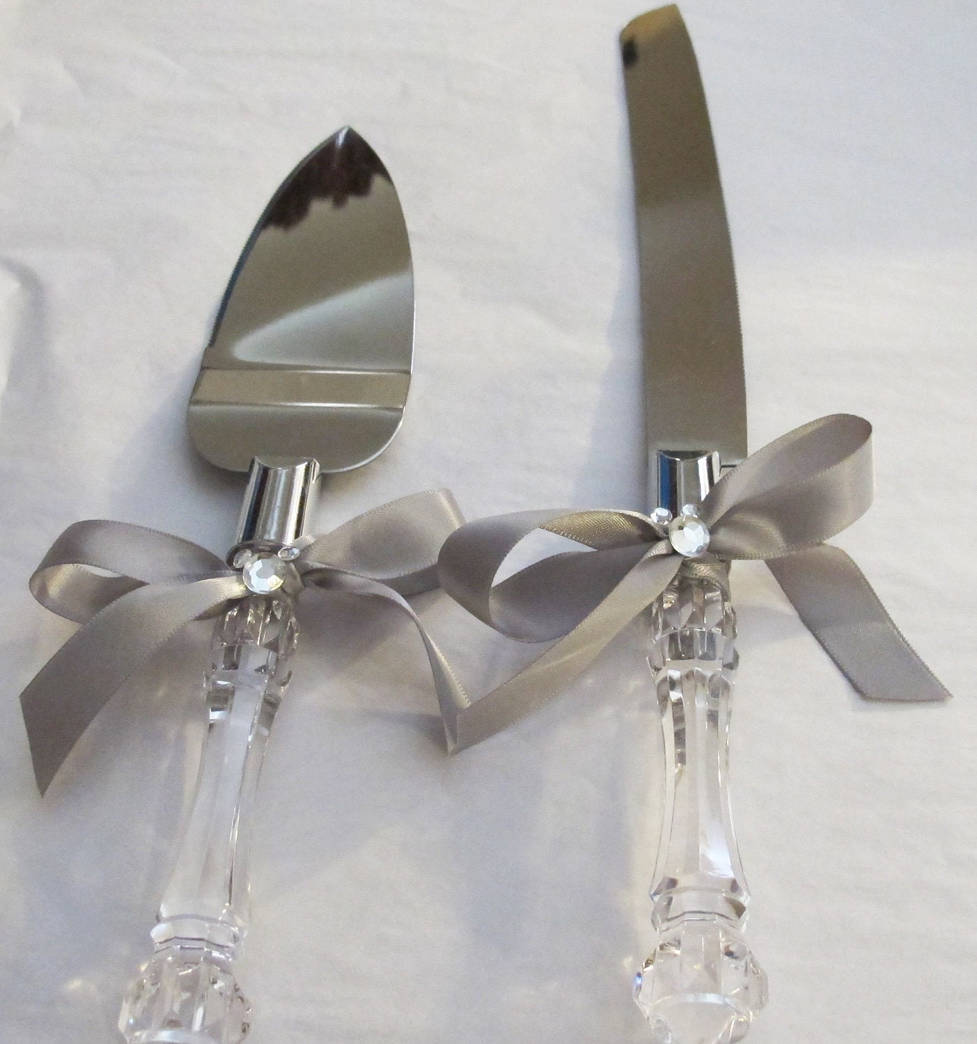  Disney  Wedding  Cake  and Knife  Serving Set  with Satin Ribbon