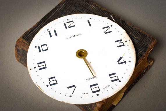 vintage-cardboard-alarm-clock-face