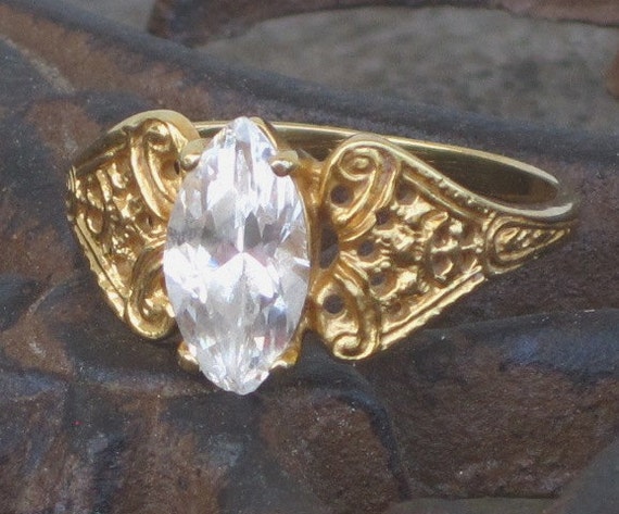 Vintage Marquise CZ 14K HGE LIND Ladies Cocktail Ring Size 8