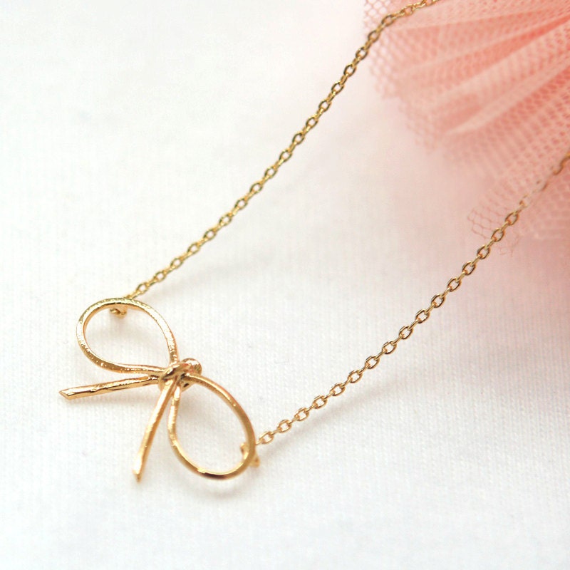 BOW Necklace in gold by laonato on Etsy