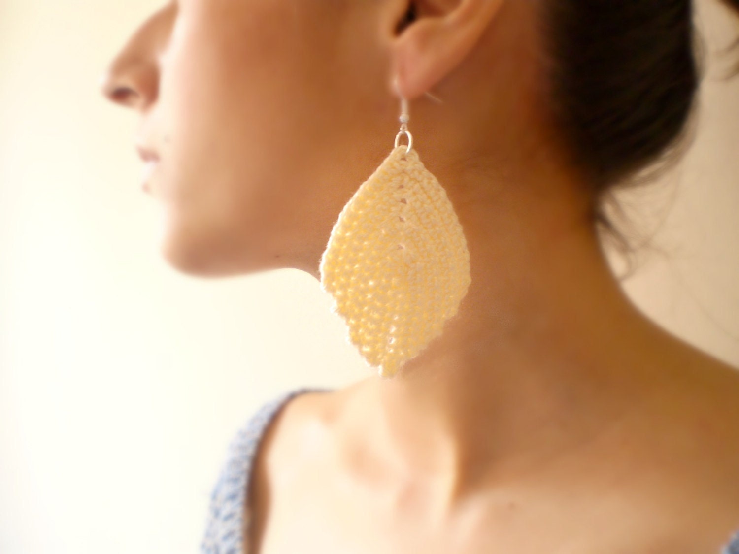 Crochet earrings Cream leaves