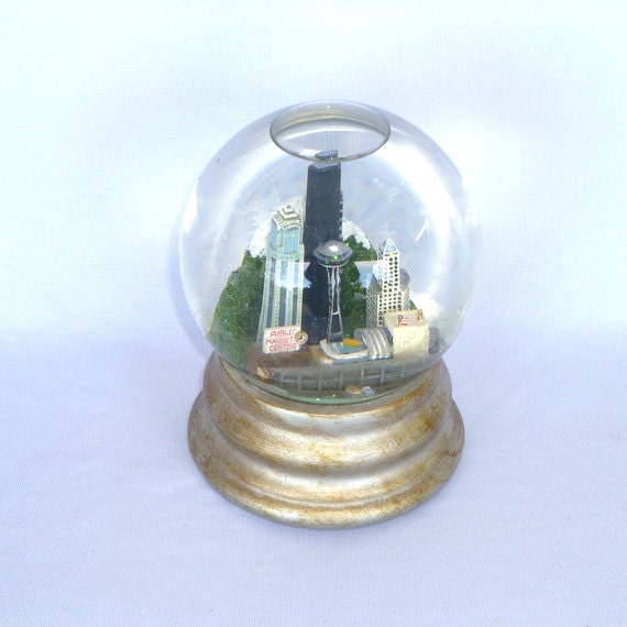 SEATTLE SNOW GLOBE