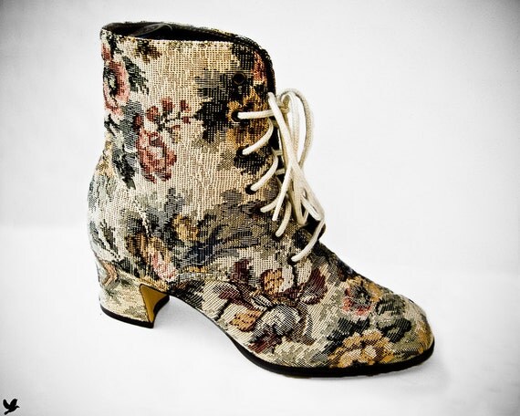 VINTAGE 1980s Victorian Tapestry GRANNY BOOTS by AllMyLoveVintage