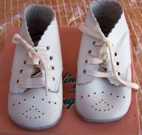 Vintage White Leather Baby Shoes with Shoe Laces by itsagoodthing