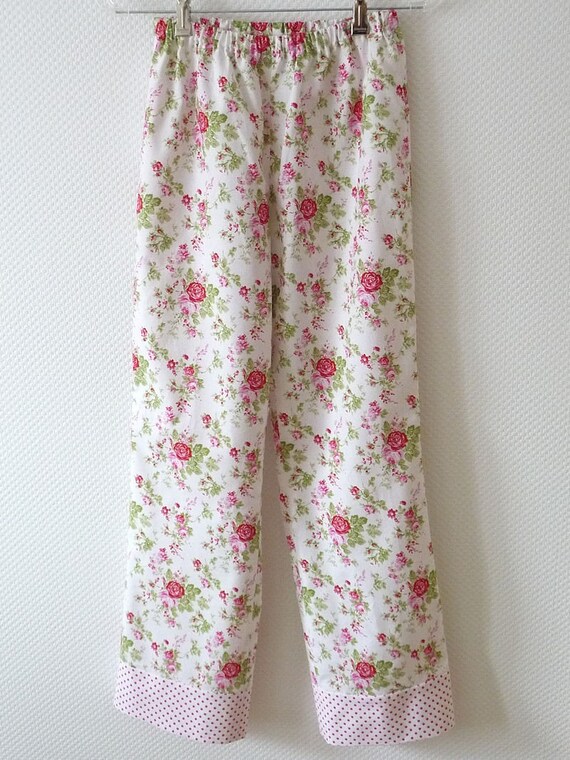Floral Pajama Pants. Size Small. Romantic Rose Print in red.