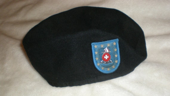 Black Beret Wool US Army Issue With Blue Flash 6th Battalion