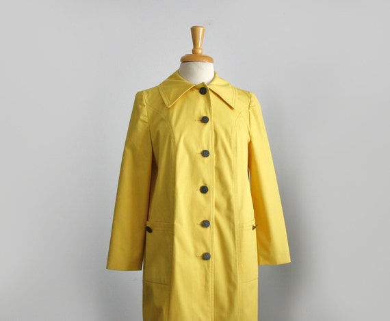 1960s sunny yellow trapeze trench coat / raincoat size