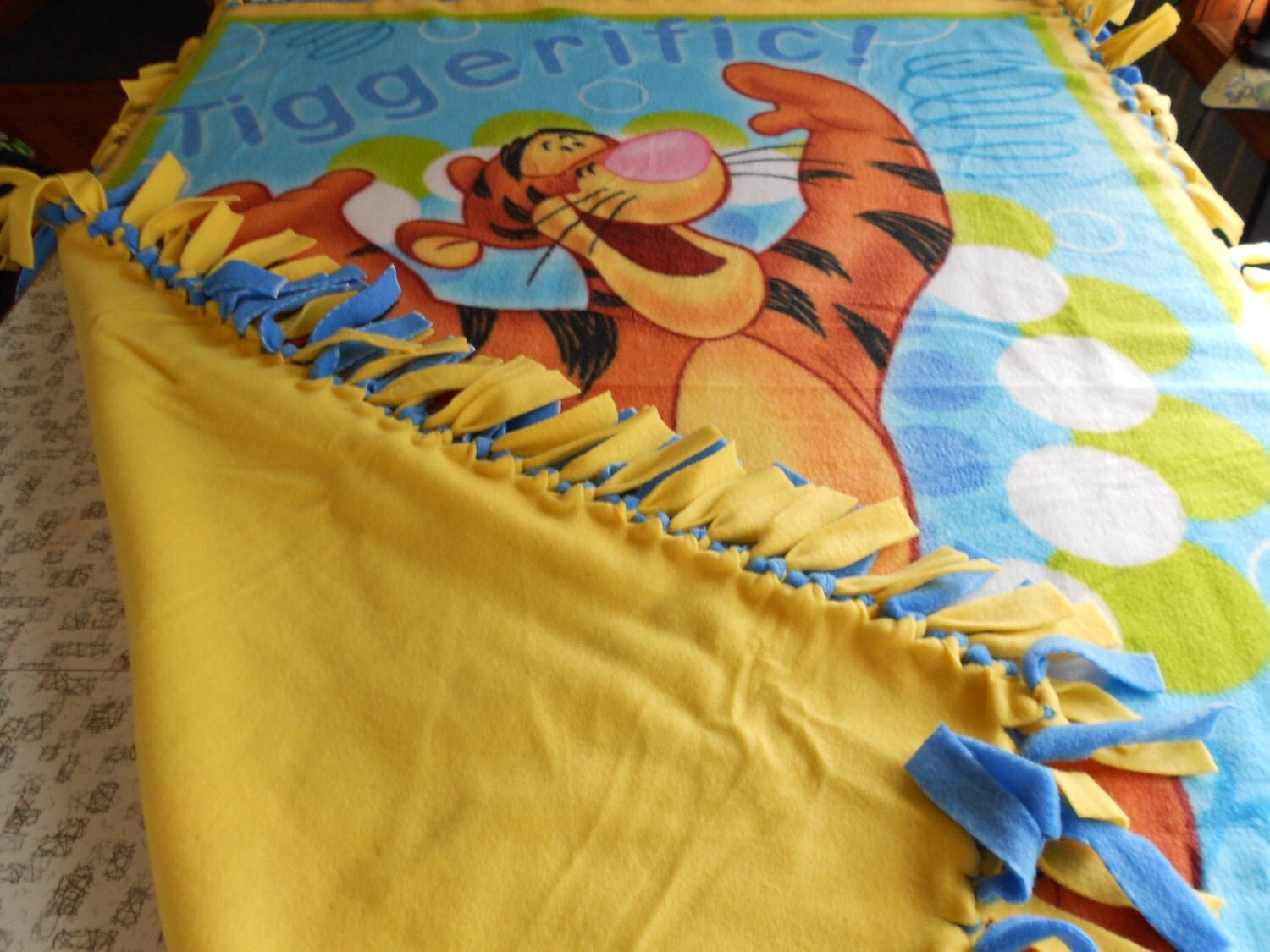 Tigger Fleece NoTie Fleece Blanket Yellow Back