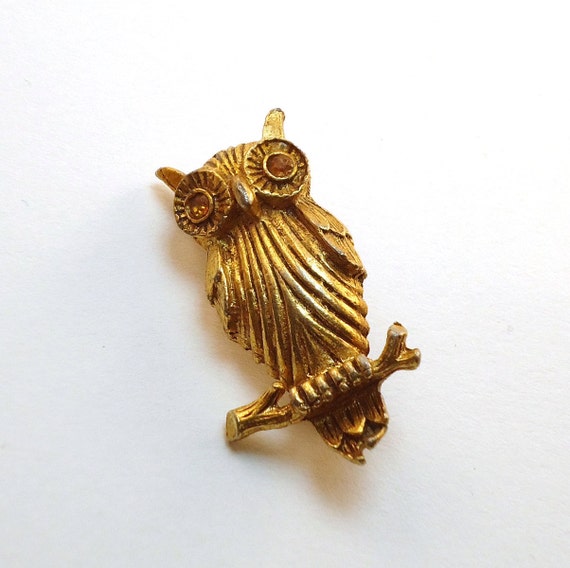 Vintage Owl Pin / Brooch Goldtone metal by FaulknerHouseVintage