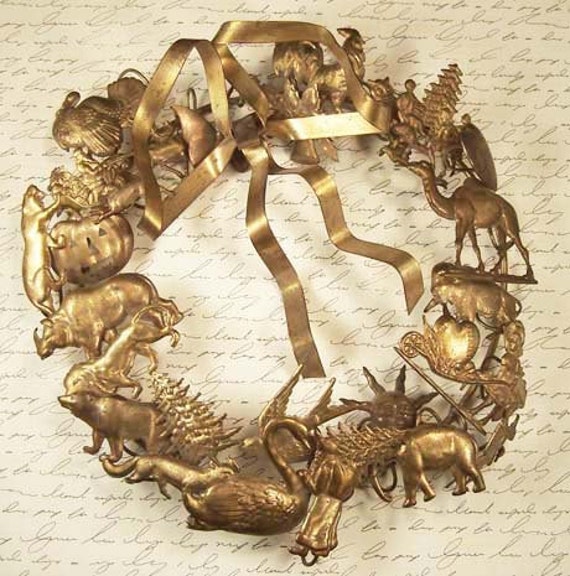 Vintage Figural Brass Metal Holiday Wreath by chanteclairInteriors