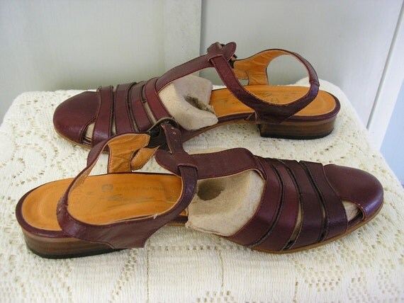 vintage etienne aigner sandals