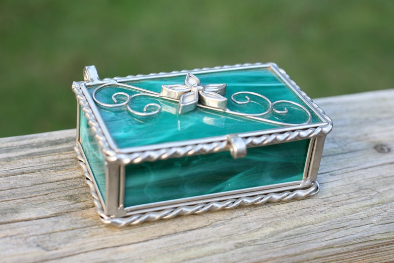 Emerald green stained glass hinged trinket / jewelry box