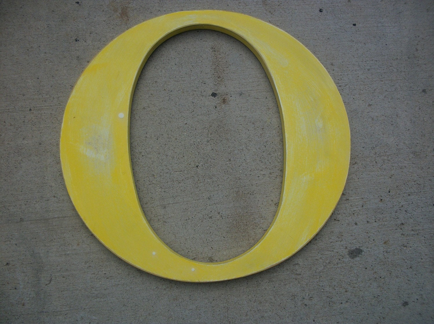 Giant Letter O