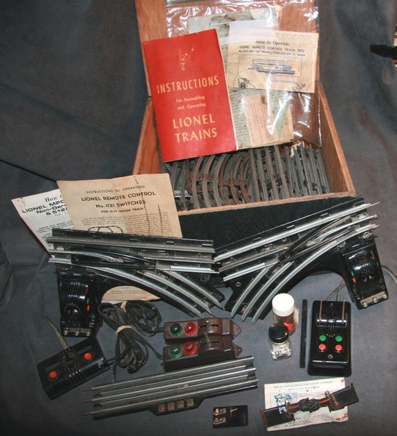 1950s Lionel Model Railroad Train Accessories O scale Big Box of Track 