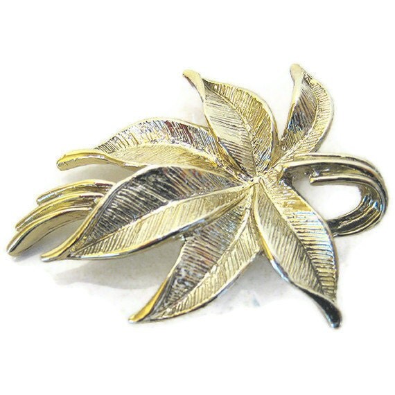 Vintage Gerrys Leaf Brooch Gold Tone Womens Retro by SharkysWaters