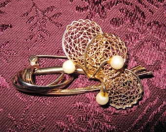 Vintage Gold Brooch With Pearls