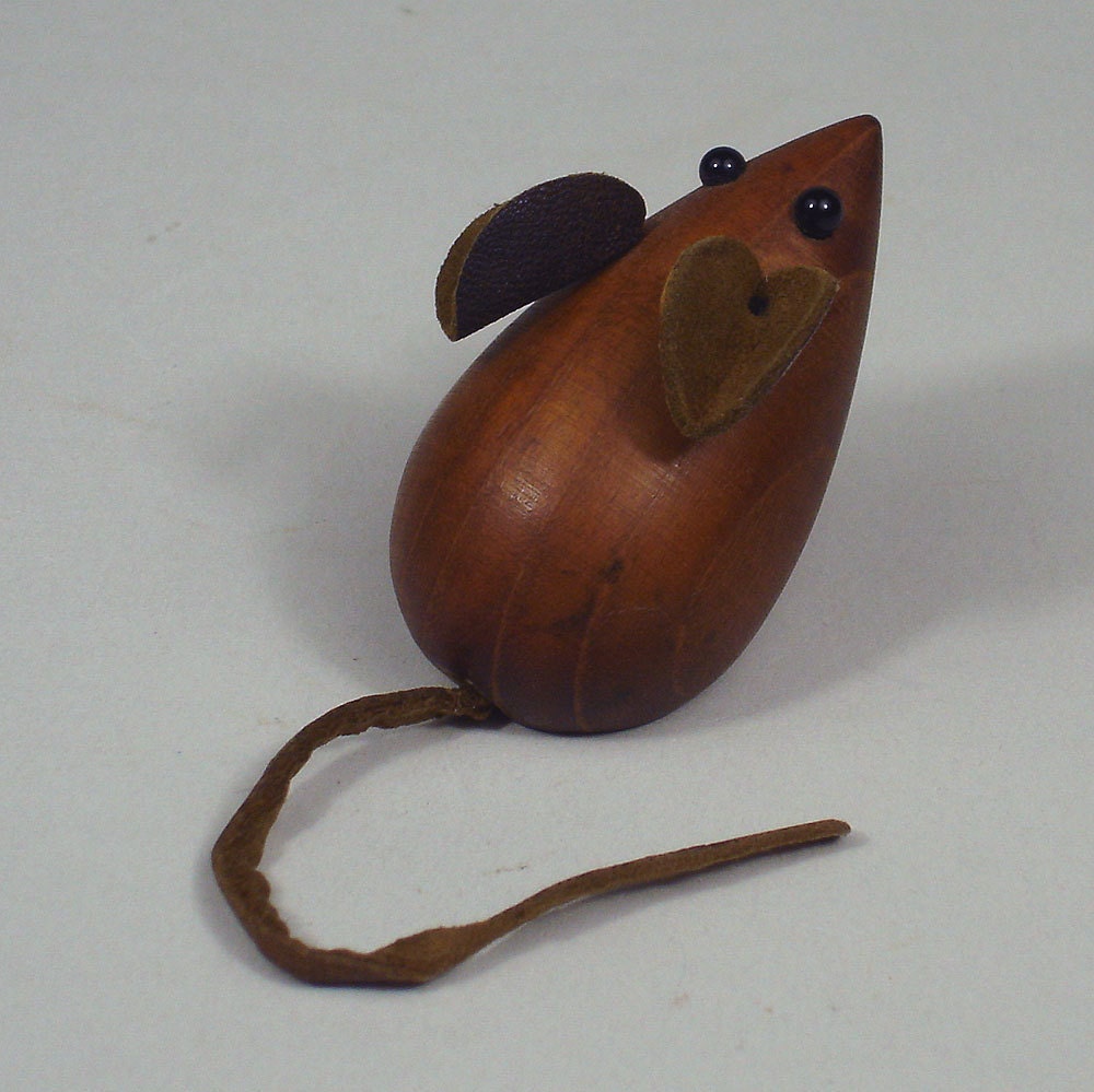 Laurids teak & leather mouse Denmark by TheSplinteredPath