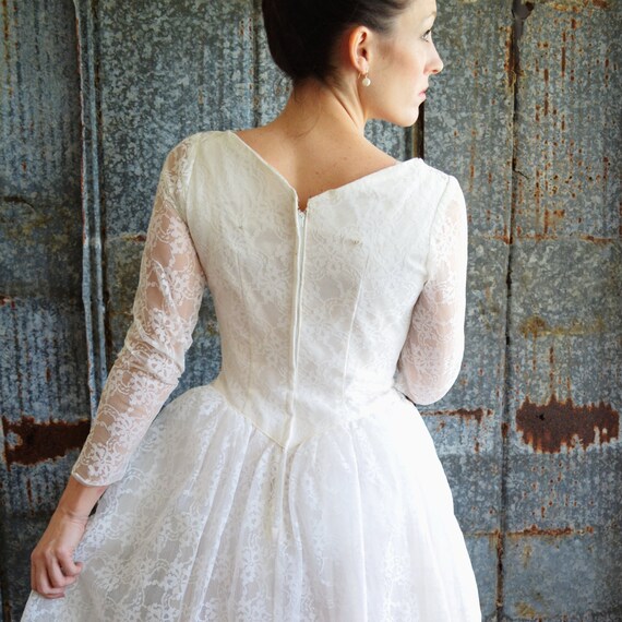 1950's Lace Wedding Dress With Removable Cathedral Train