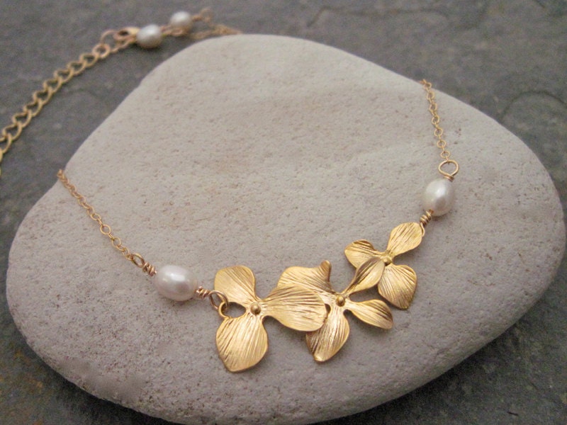 Gold Flower and Pearl Handmade Necklace in 14K Gold Fill Gold