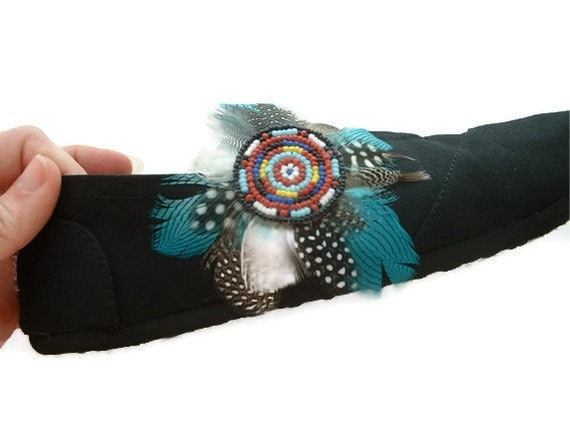 Items similar to Boho Feather SHOE CLIPS Casual Shoes Feather Sandals ...