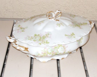 Antique HAVILAND LIMOGES BRETAGNE Hand Painted Lidded Soup Tureen.