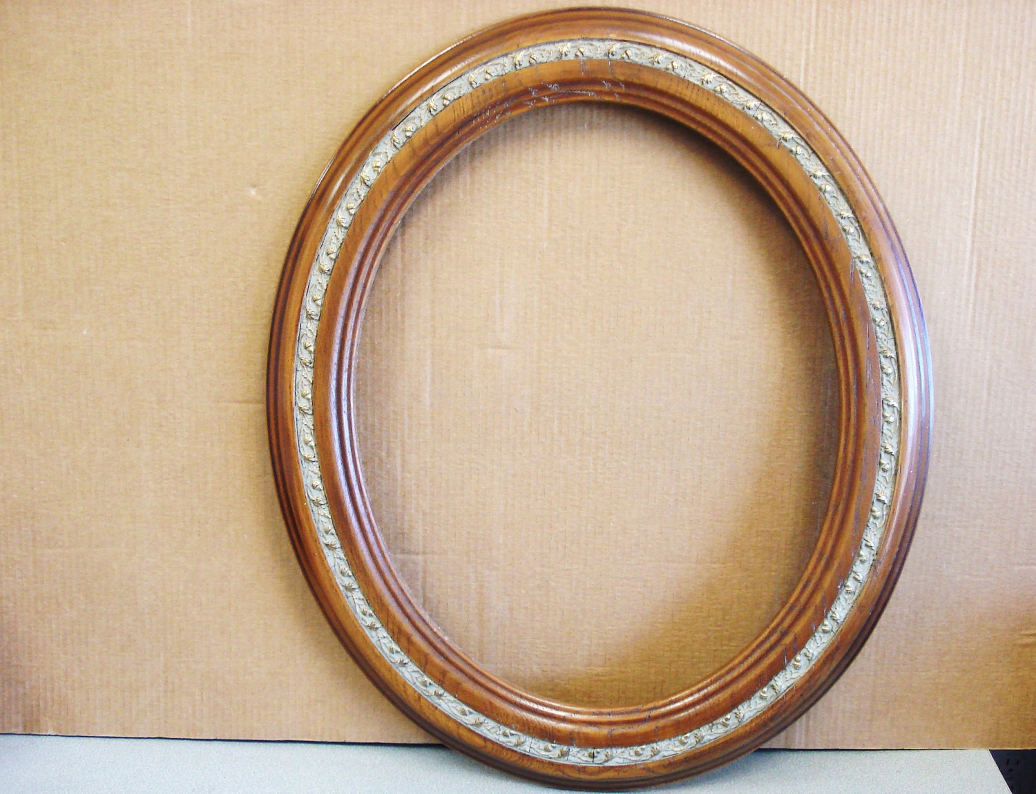 Vintage Wood Picture Painting Oval Frame