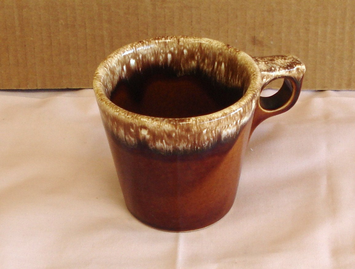 HULL Pottery BROWN DRIP Coffee Tea Cup Mug.