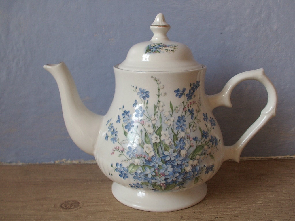teapot Price Kensington blue flowers white by ShoponSherman