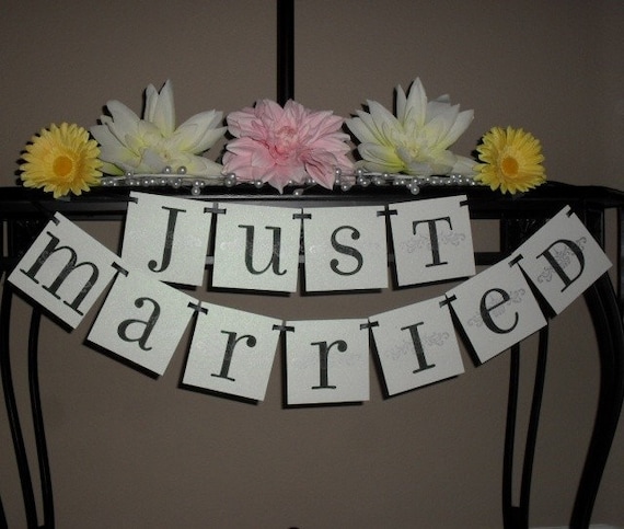 JUST MARRIED Double Banner Garland for Wedding/ Photo Prop/ Honeymoon Suite Decor- Seen in Inside Weddings magazine Fall 2012 issue- CUSTOM Il_570xn