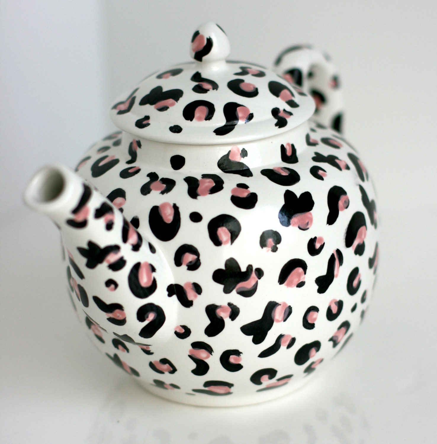 Leopard print teapot pink print