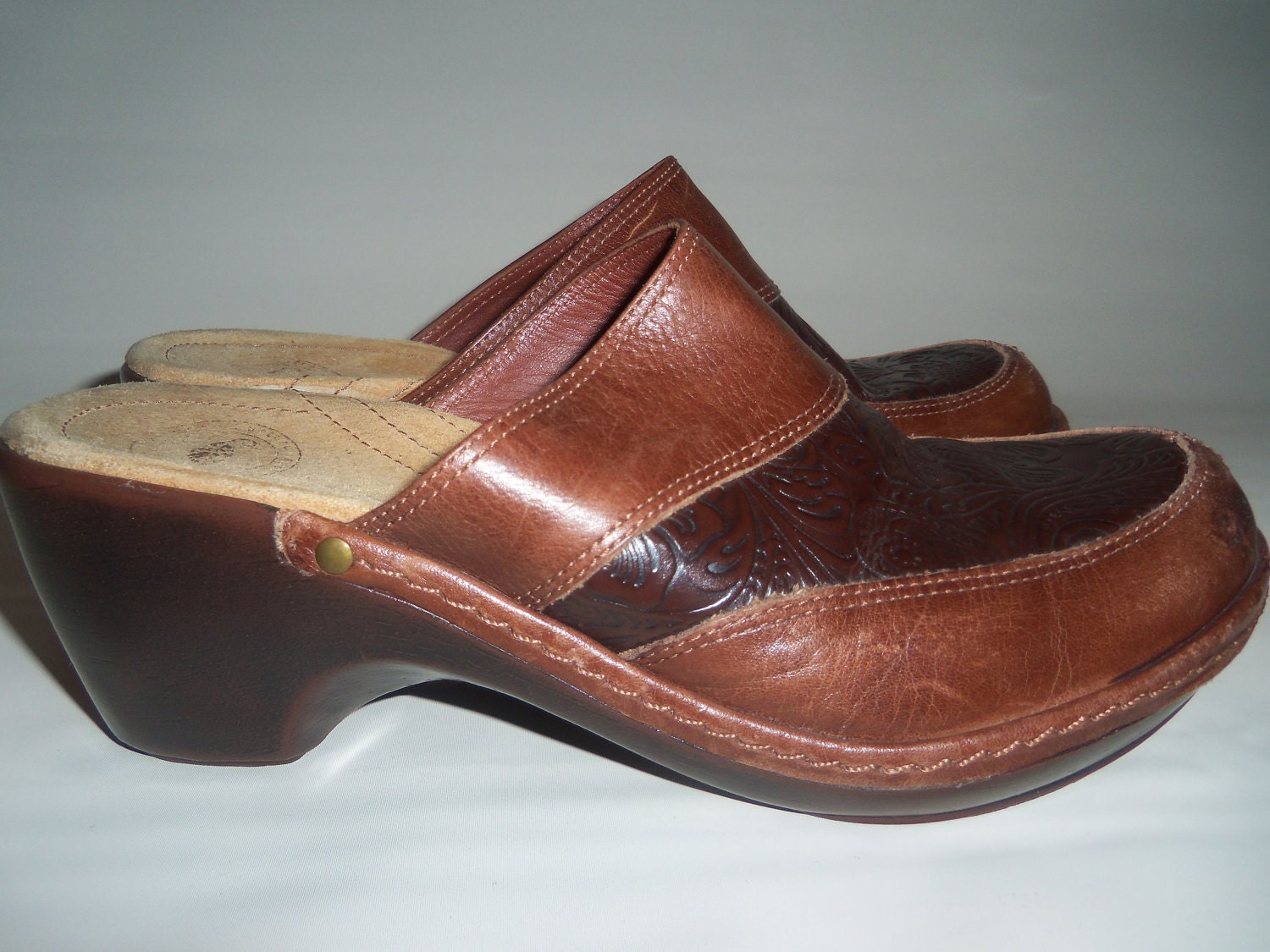 Vintage Tooled Leather Slip on Clogs Mules Nurture 7.5