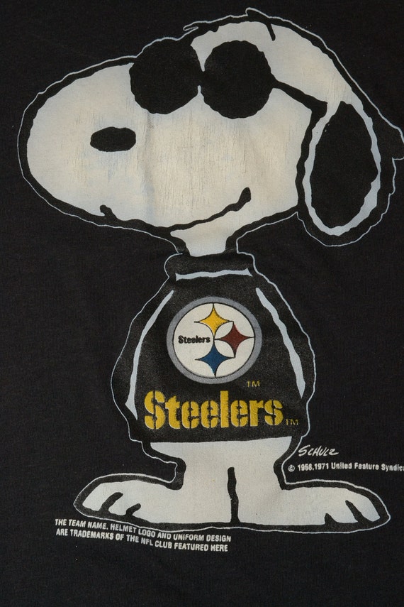 Black Snoopy Pittsburg Steelers Tshirt