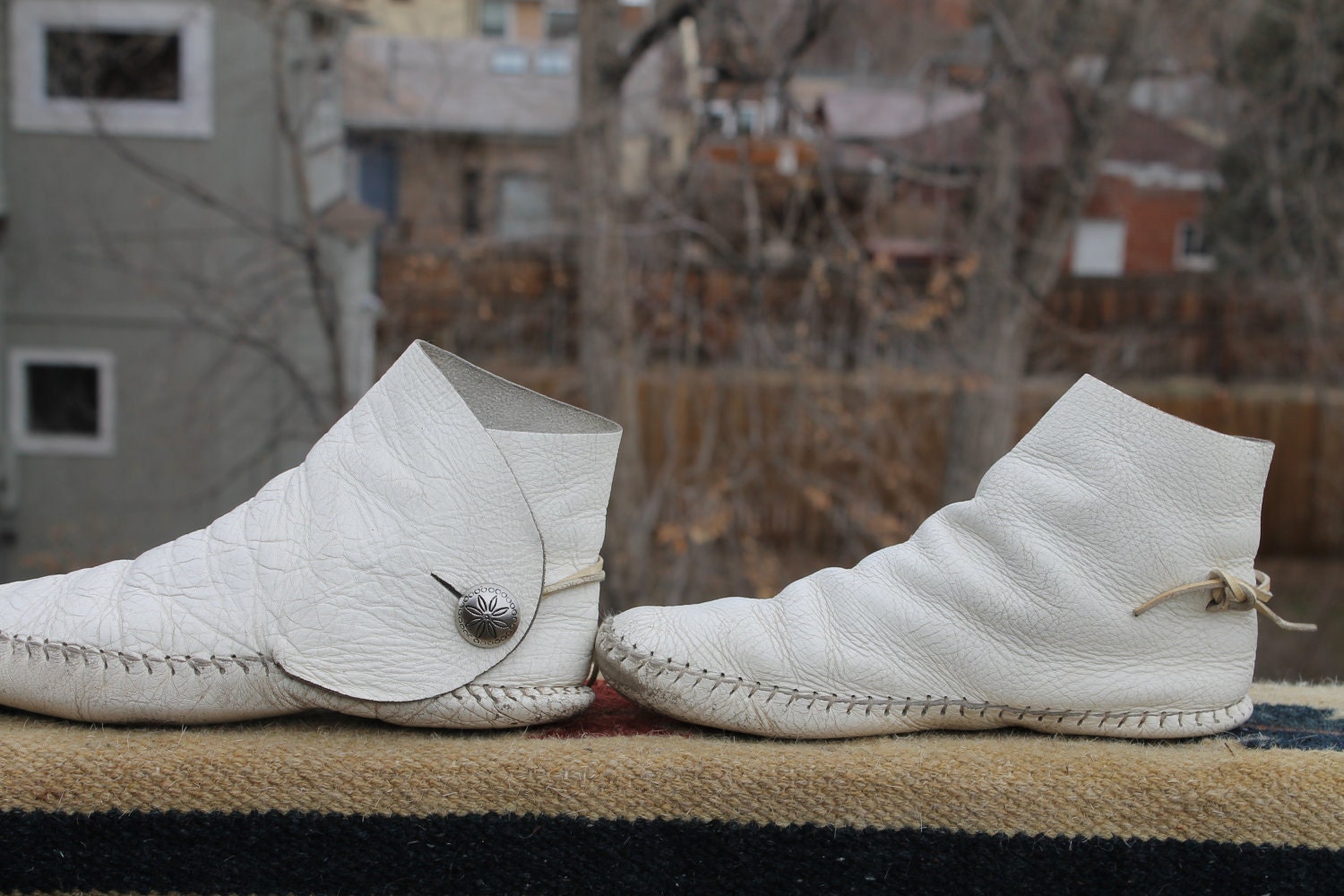 womens white moccasin shoes