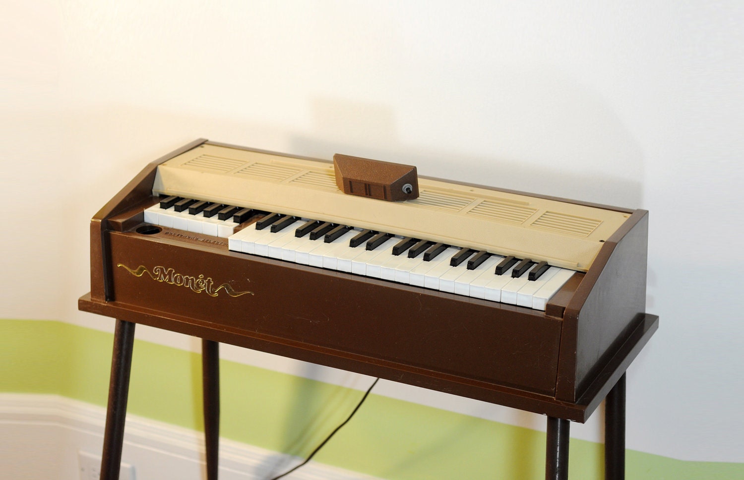 60s 70s vintage electric chord organ Model 1998 Moog
