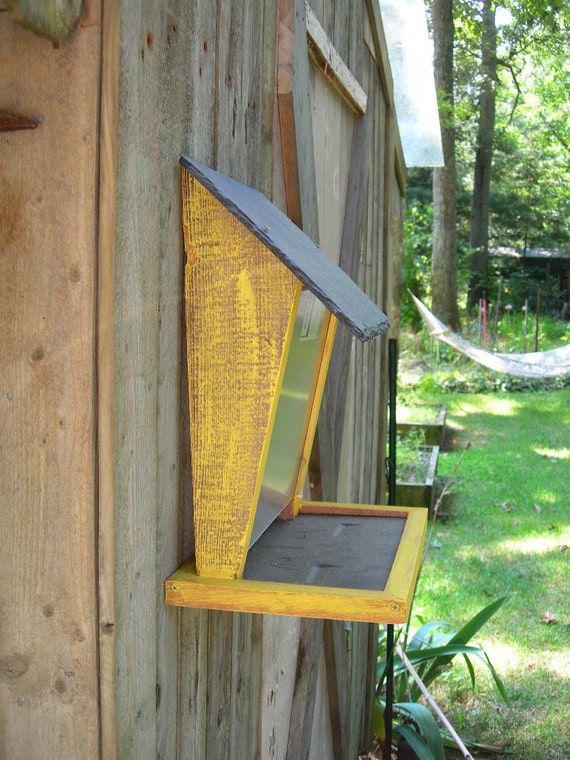 Items similar to Bird feeder on Etsy