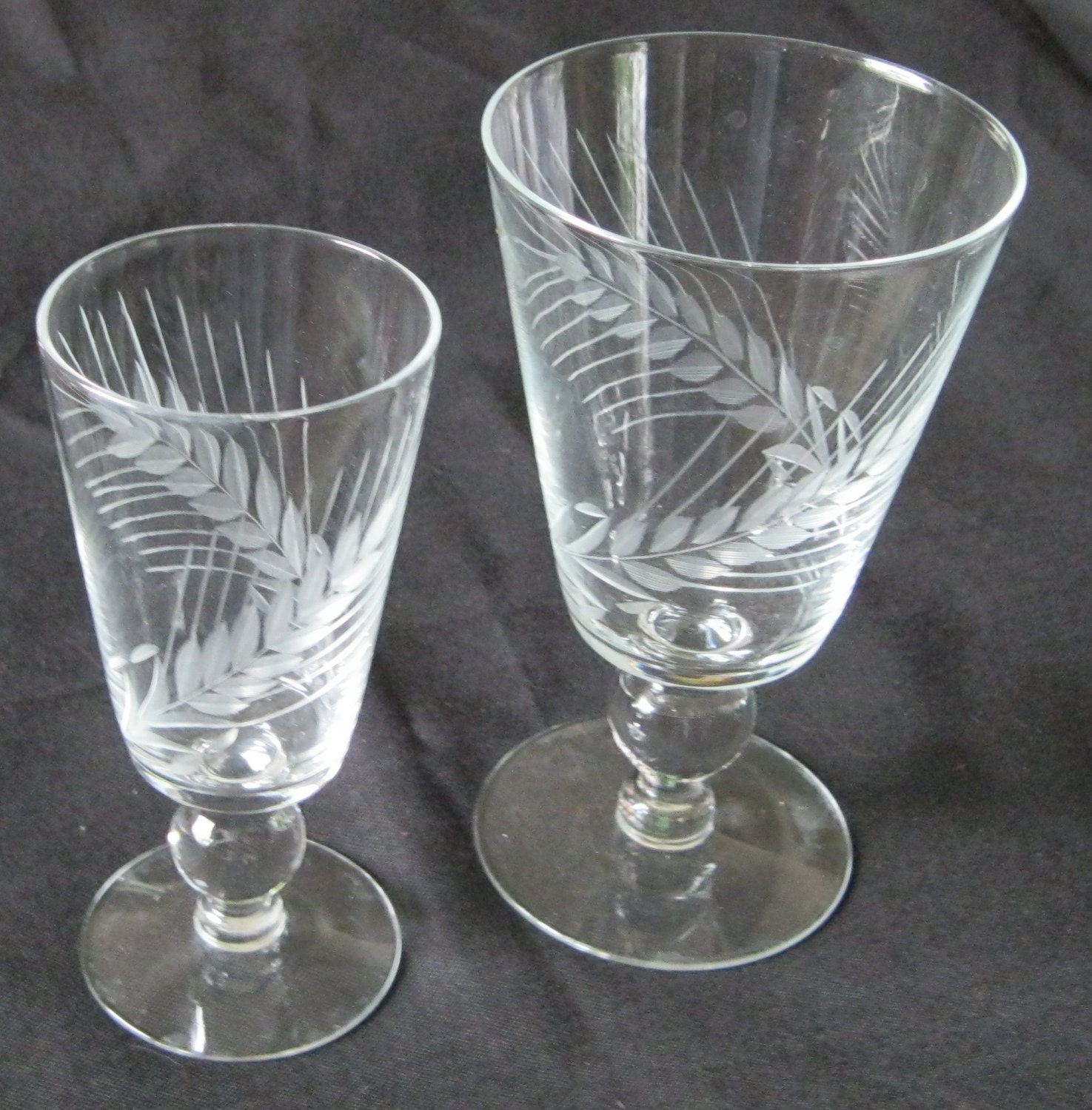 Vintage Etched Wheat Leaf Stemmed Crystal Wine Glass Goblet 2