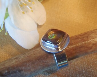 Vintage Handcrafted Sterling Silver and Mexican Fire Agate Ring Subtle Rainbow Glow 1970s Size 6-1/2 to 6-3/4