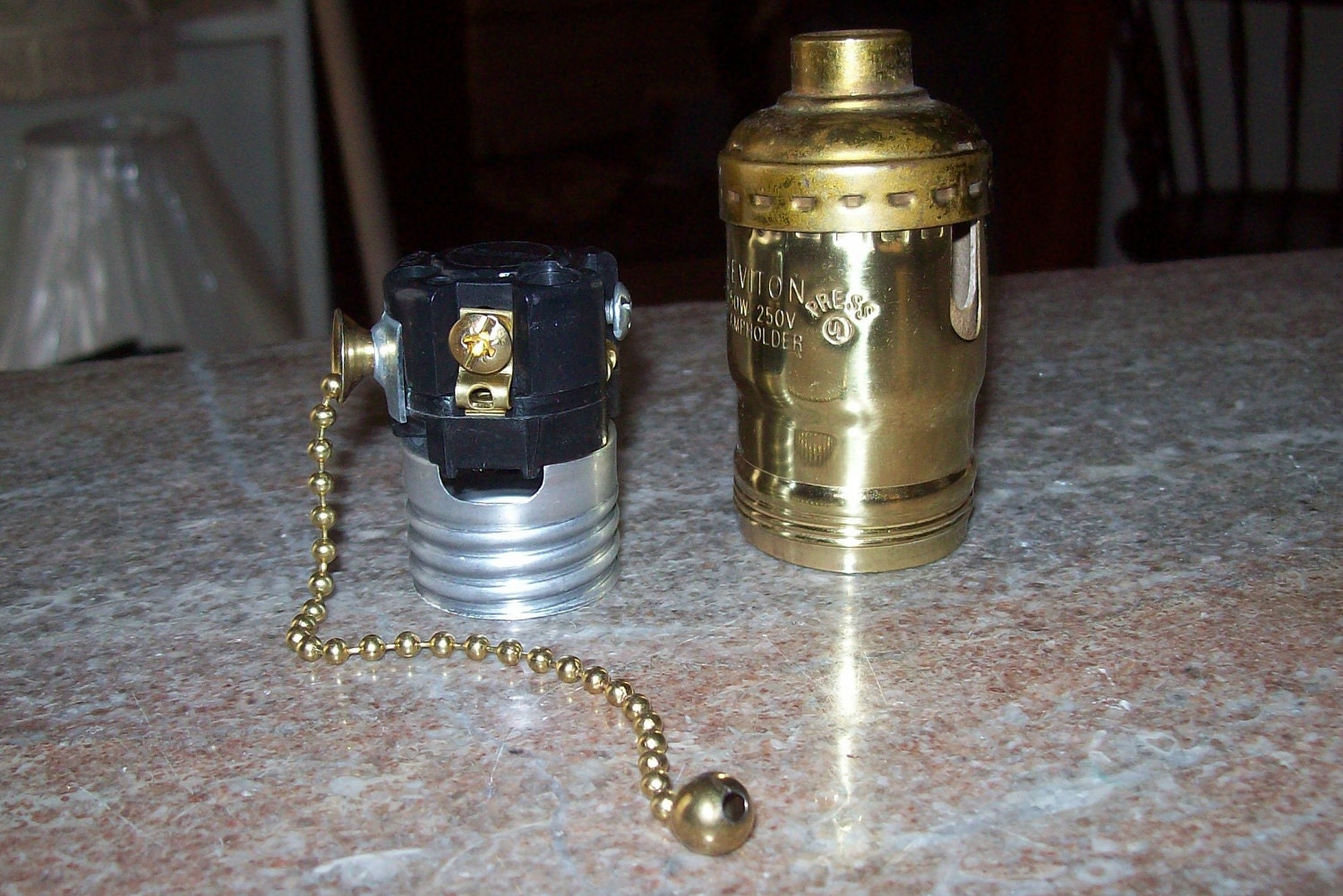 Lamp Part Pull Chain Socket Interior and Socket Shell for