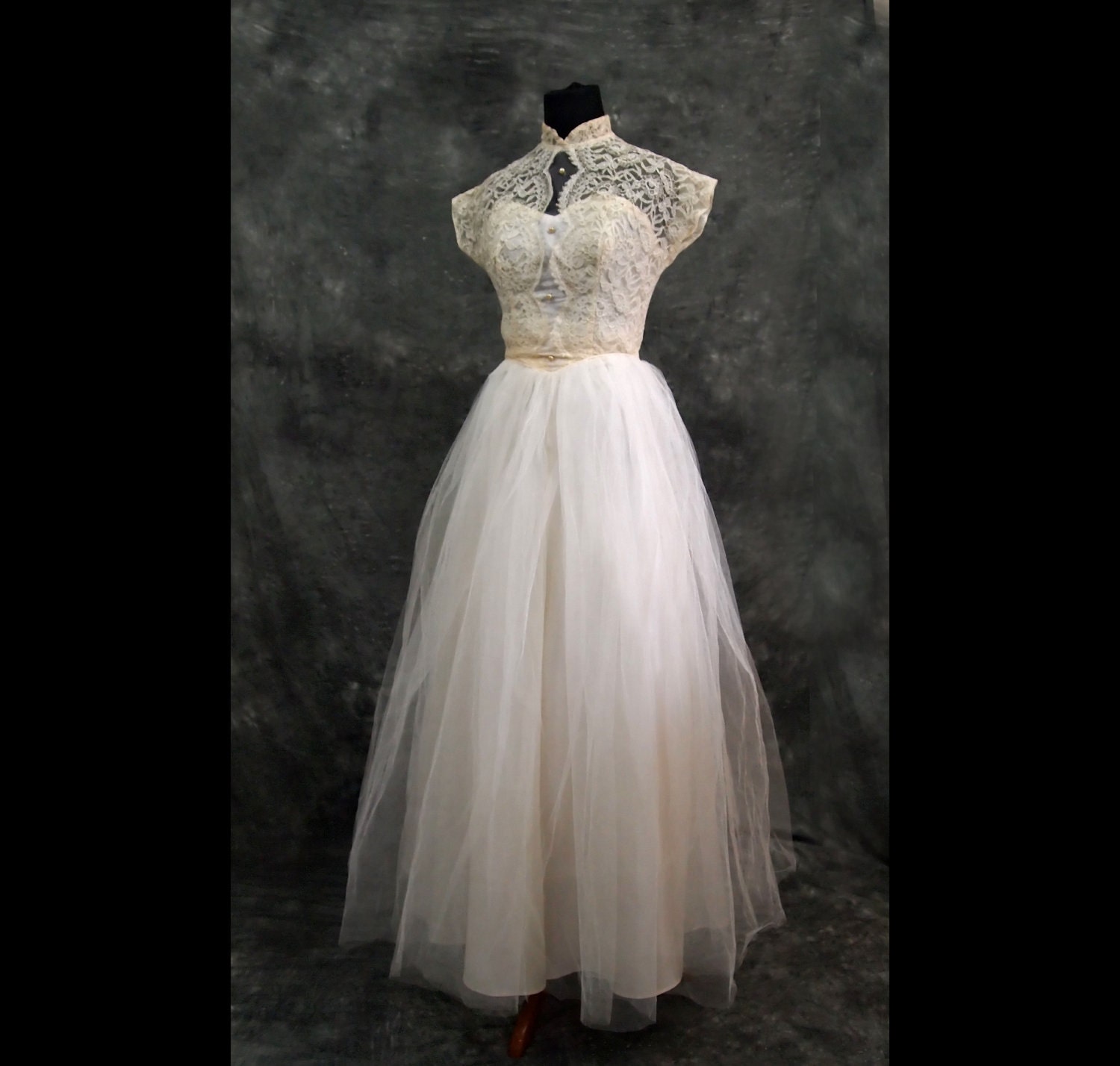 Ivory Lace Vintage Wedding  Dress  xs 40s 