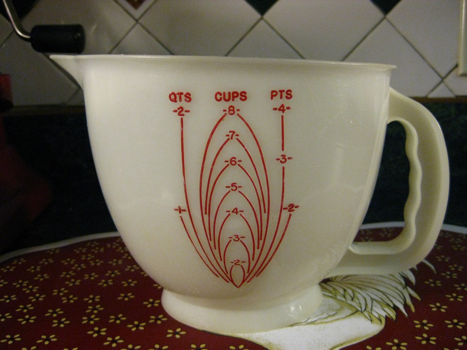 Vintage 8 Cup Tupperware Measuring Pitcher