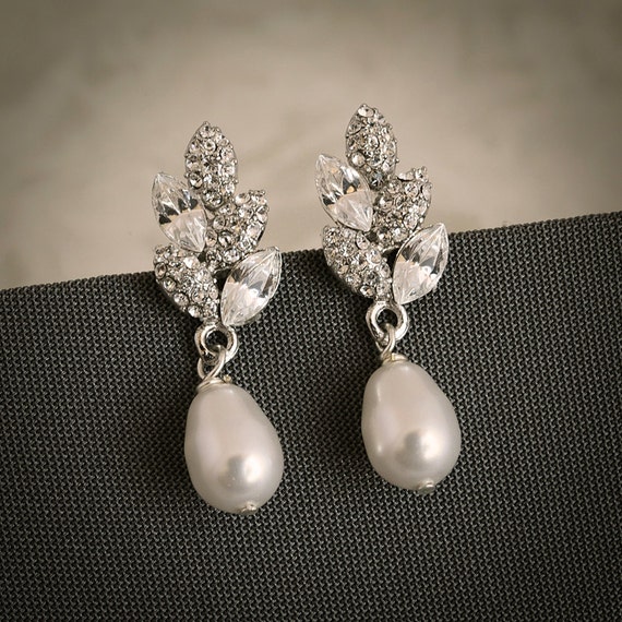 ASHTYN, Vintage Inspired Bridal Wedding Stud Earrings, Filigree Leaf Swarovski Crystal and Pearl Wedding Bridal Earrings, Art Deco Jewelry