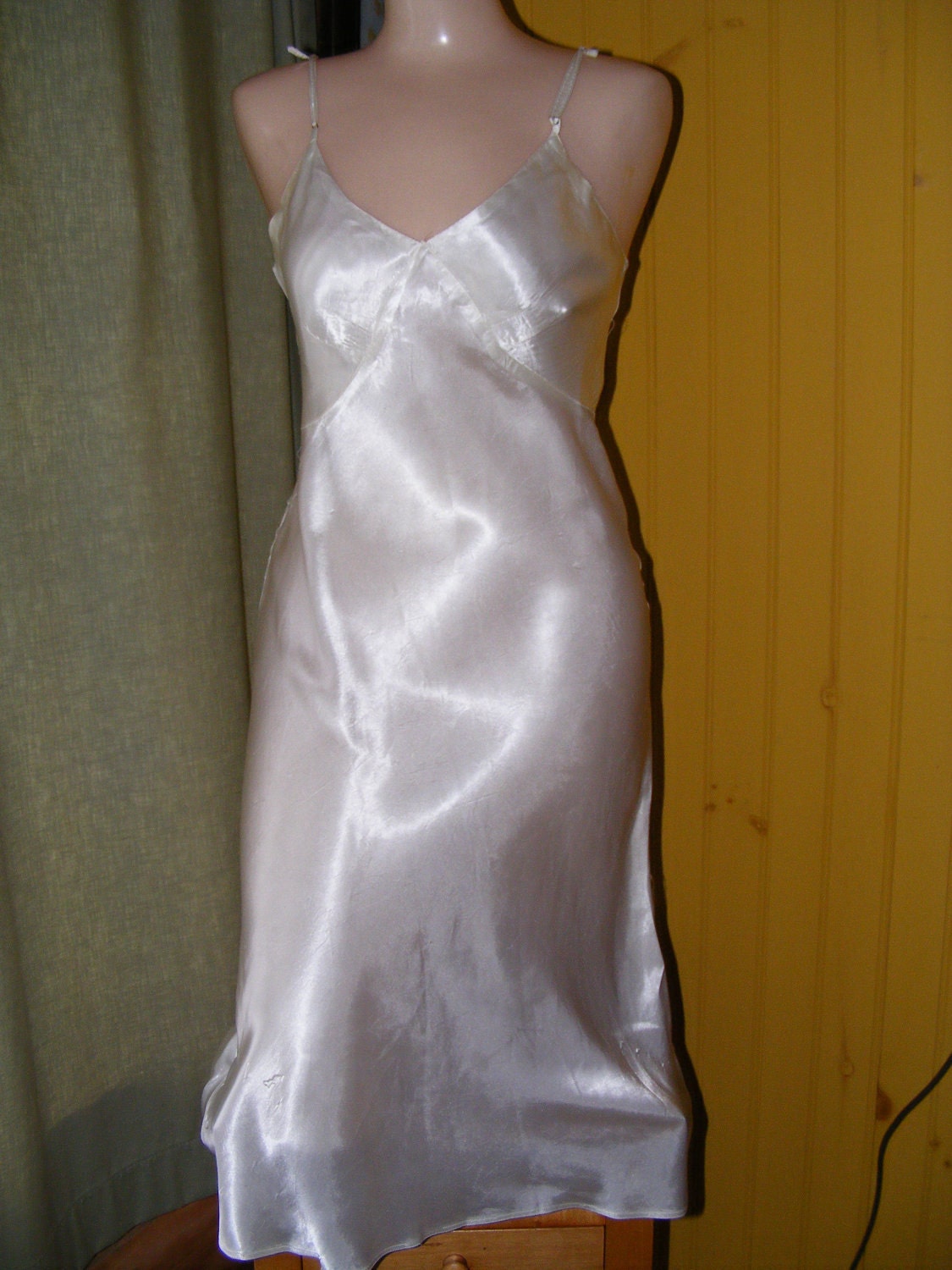 Vintage 1930s Ivory Silk Satin Lingerie Slip Adjustable Straps