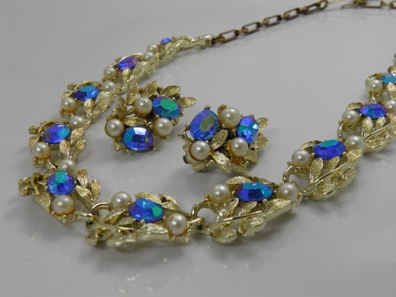 Vintage Lisner Demi Parure Necklace And Clip Earrings With
