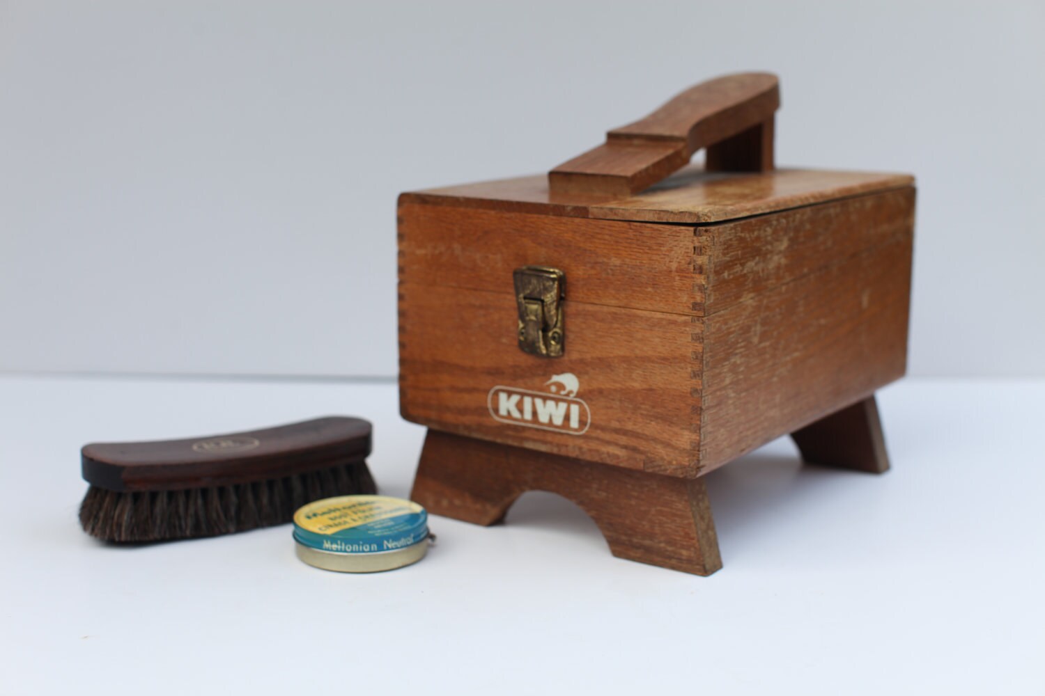 kiwi shoe shine box