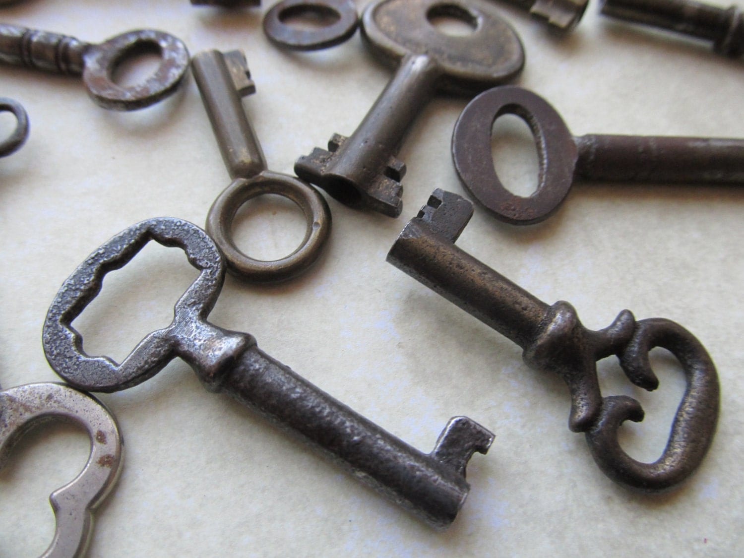 2 Antique Small Keys