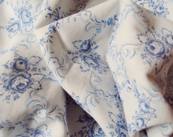 Vintage Cotton Fabric Blue Roses Rosebuds Patchwork Quilting Lavender Bags Pillows Feedsack