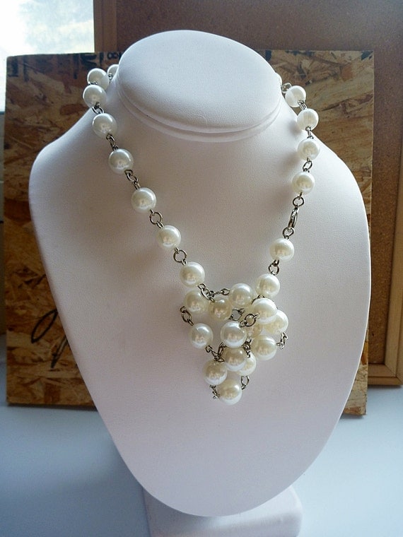 vintage pearl necklace / 1960s white pearl by bitterrootvintage